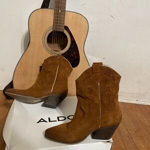 Brown & gold 7.5 Aldo cowboy boots